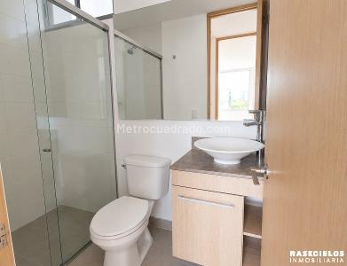 Apartamento de 3 alcobas en arriendo en El Poblado, Medellín, 99 m² · foto 14 de 14