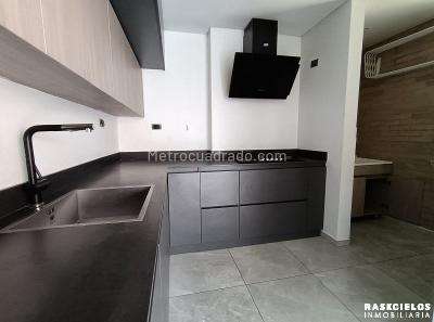 Apartamento de 3 alcobas en arriendo en Laureles, Medellín, 130 m² · foto 3 de 16