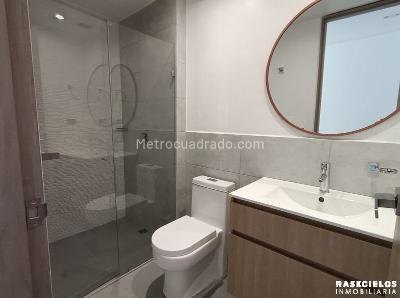 Apartamento de 3 alcobas en arriendo en Laureles, Medellín, 130 m² · foto 10 de 16
