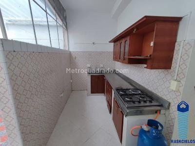 Casa de 3 alcobas en venta en Calasanz, Medellín, 190 m² · foto 2 de 18