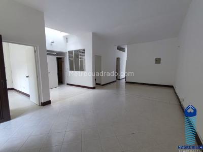 Casa de 3 alcobas en venta en Calasanz, Medellín, 190 m² · foto 4 de 18