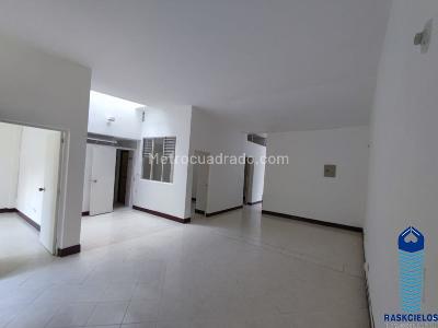 Casa de 3 alcobas en venta en Calasanz, Medellín, 190 m² · foto 5 de 18