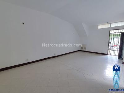 Casa de 3 alcobas en venta en Calasanz, Medellín, 190 m² · foto 6 de 18
