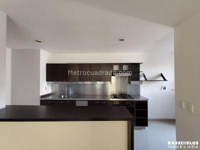Apartamento de 3 alcobas en arriendo en El Poblado, Medellín, 126 m² · foto 12 de 14
