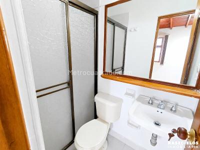 Casa de 3 alcobas en venta en Calasanz, Medellín, 70 m² · foto 11 de 14