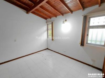Casa de 3 alcobas en venta en Calasanz, Medellín, 70 m² · foto 4 de 14