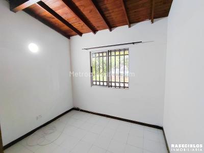 Casa de 3 alcobas en venta en Calasanz, Medellín, 70 m² · foto 7 de 14