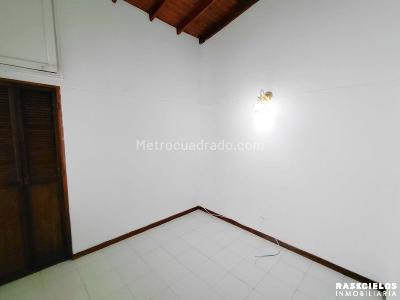 Casa de 3 alcobas en venta en Calasanz, Medellín, 70 m² · foto 9 de 14