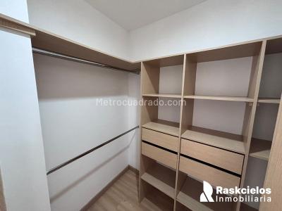 Apartamento de 2 alcobas en arriendo en El Poblado, Medellín, 78 m² · foto 10 de 12