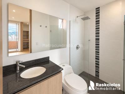 Apartamento de 2 alcobas en arriendo en El Poblado, Medellín, 78 m² · foto 7 de 12