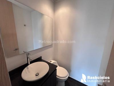 Apartamento de 2 alcobas en arriendo en El Poblado, Medellín, 78 m² · foto 9 de 12