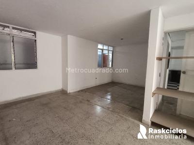 Casa de 5 alcobas en arriendo en Simon Bolivar, Medellín, 490 m² · foto 10 de 20