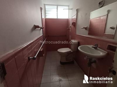 Casa de 5 alcobas en arriendo en Simon Bolivar, Medellín, 490 m² · foto 8 de 20