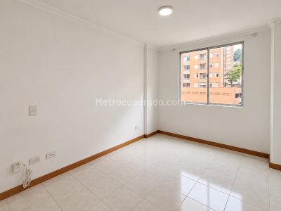 Apartamento de 3 alcobas en arriendo en El Poblado, Medellín, 100 m² · foto 11 de 17