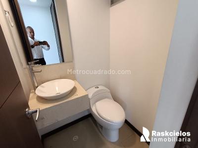 Apartamento de 3 alcobas en arriendo en El Poblado, Medellín, 81 m² · foto 7 de 17