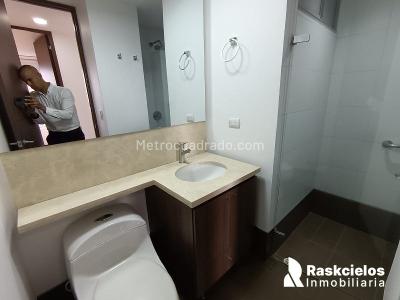 Apartamento de 3 alcobas en arriendo en El Poblado, Medellín, 81 m² · foto 10 de 17