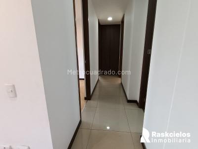 Apartamento de 3 alcobas en arriendo en El Poblado, Medellín, 81 m² · foto 14 de 17