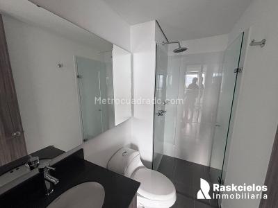Apartamento de 2 alcobas en arriendo en El Poblado, Medellín, 77 m² · foto 8 de 13