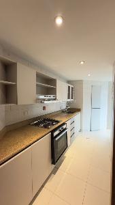 Apartamento en venta en Santa Barbara Occidental, Bogotá · foto 7 de 14