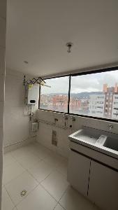 Apartamento en venta en Santa Barbara Occidental, Bogotá · foto 8 de 14
