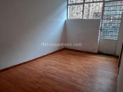 Casa de 5 alcobas en venta en Chapinero Pardo Rubio, Bogotá, 269 m² · foto 14 de 20