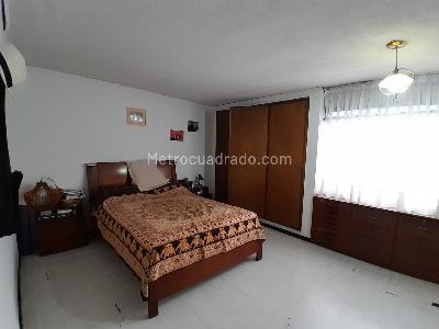 Casa de 4 alcobas en venta en Polo Club, Bogotá, 260 m² · foto 11 de 18