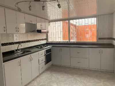 Casa de 3 alcobas en venta en Andes Norte, Bogotá, 353 m² · foto 13 de 18