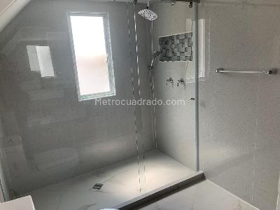 Casa de 3 alcobas en venta en Andes Norte, Bogotá, 353 m² · foto 16 de 18