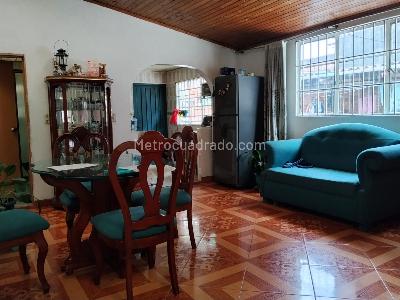 Casa de 5 alcobas en venta en Las Ferias Occidental, Bogotá, 250 m² · foto 6 de 6