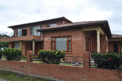 Casa de 4 alcobas en venta en Bojacà, Chía, 380 m² · foto 2 de 20