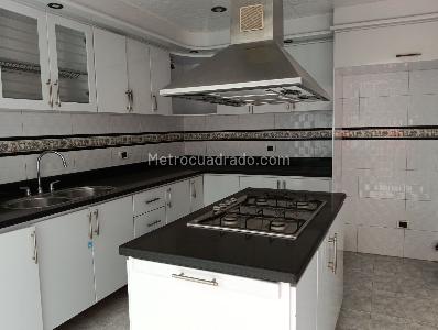 Casa de 4 alcobas en venta en Ub Nuevo Milenio, Chía, 200 m² · foto 8 de 20