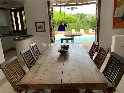 Casa de 4 alcobas en venta en Puerto Peñalisa, Girardot, 250 m² · foto 2 de 20