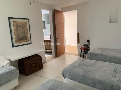 Casa de 4 alcobas en venta en Puerto Peñalisa, Girardot, 250 m² · foto 7 de 20