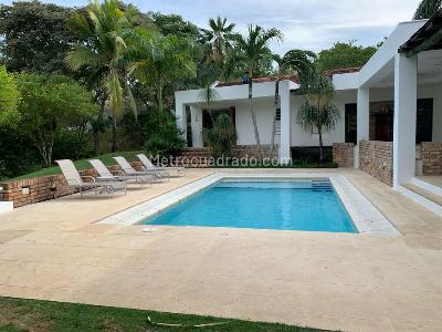 Casa de 4 alcobas en venta en Puerto Peñalisa, Girardot, 250 m² · foto 10 de 20