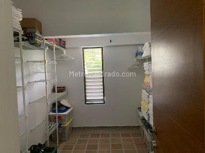 Casa de 4 alcobas en venta en Puerto Peñalisa, Girardot, 250 m² · foto 12 de 20