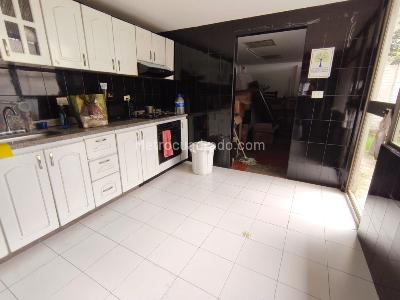 Casa de 5 alcobas en arriendo en La Floresta, Bogotá, 420 m² · foto 4 de 20