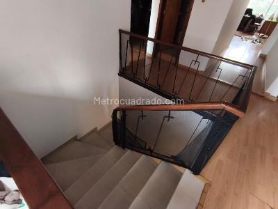 Casa de 5 alcobas en arriendo en La Floresta, Bogotá, 420 m² · foto 12 de 20