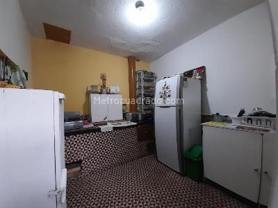 Casa de 5 alcobas en venta en La Concordia, Bogotá, 320 m² · foto 9 de 20