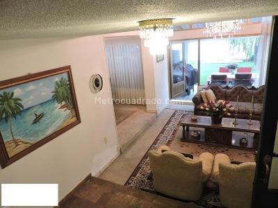 Casa de 5 alcobas en venta en Lisboa, Bogotá, 400 m² · foto 2 de 20