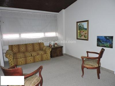 Casa de 5 alcobas en venta en Lisboa, Bogotá, 400 m² · foto 3 de 20