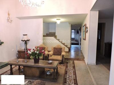 Casa de 5 alcobas en venta en Lisboa, Bogotá, 400 m² · foto 16 de 20