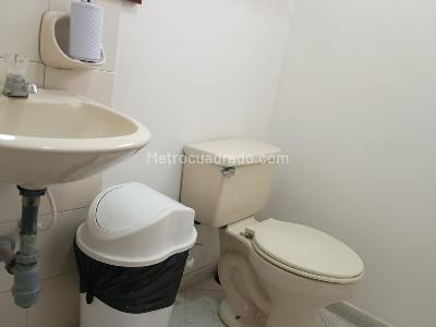 Casa de 5 alcobas en arriendo en Lago Gaitan, Bogotá, 318 m² · foto 9 de 20