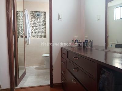 Casa de 4 alcobas en venta en Niza Norte, Bogotá, 291 m² · foto 9 de 20