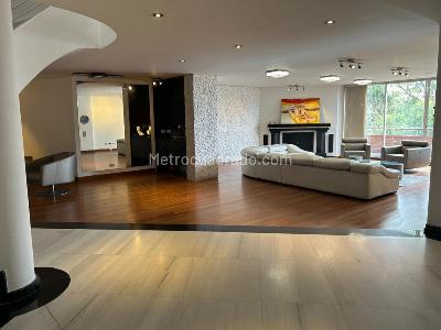 Apartamento de 4 alcobas en venta en Los Rosales, Bogotá, 555 m² · foto 2 de 20