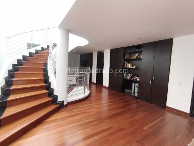 Apartamento de 4 alcobas en venta en Los Rosales, Bogotá, 555 m² · foto 15 de 20