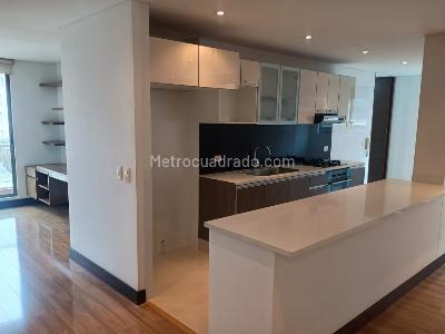 Apartamento de 2 alcobas en arriendo en Santa Barbara, Bogotá, 119 m² · foto 2 de 20