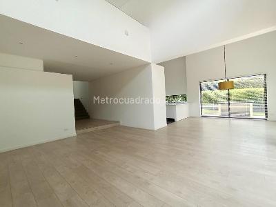 Casa de 3 alcobas en venta en La Pradera, La Calera, 298 m² · foto 3 de 20