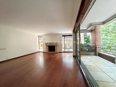 Apartamento de 4 alcobas en venta en Chico Cabrera, Bogotá, 395 m² · foto 2 de 20