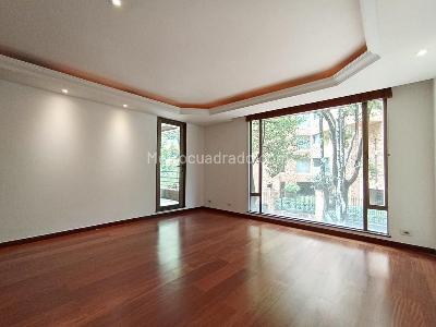 Apartamento de 4 alcobas en venta en Chico Cabrera, Bogotá, 395 m² · foto 5 de 20