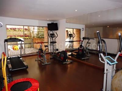 Apartamento de 2 alcobas en venta en Los Rosales, Bogotá, 208 m² · foto 14 de 20